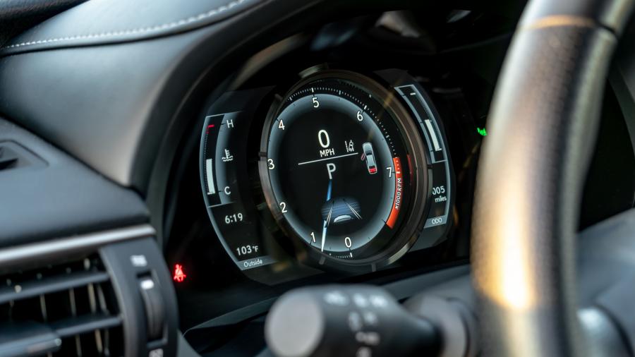 Панель приборов Lexus IS350 F-Sport (XE30) 2016 года  (NA) (фото 17 из 32)